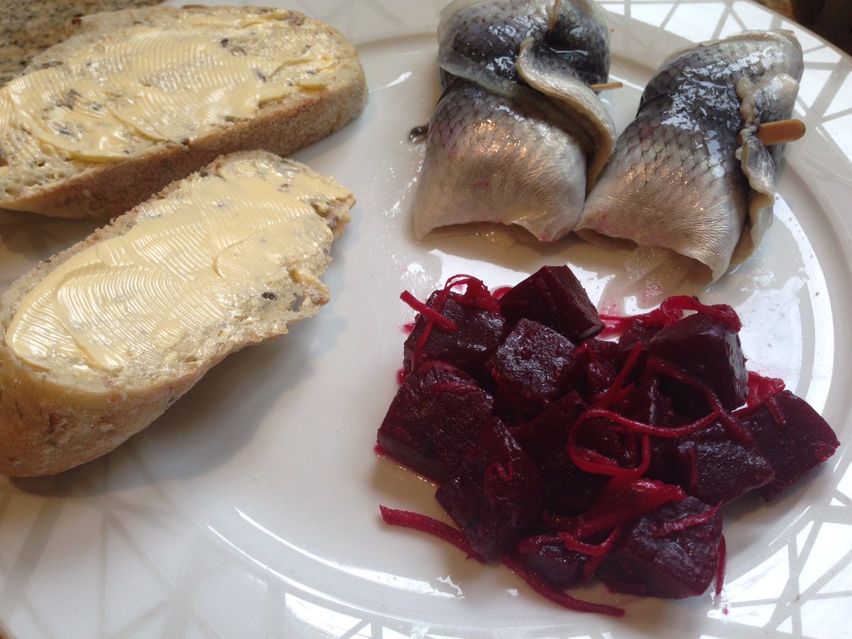 Averyslondon's tweet photo. #Splendid and extremely #Tasty light bite #Scottish #Rollmop #Herrings #Beetroot salad & #Seeded Loaf @Averyslondon https://t.co/ha2RIvqGC0