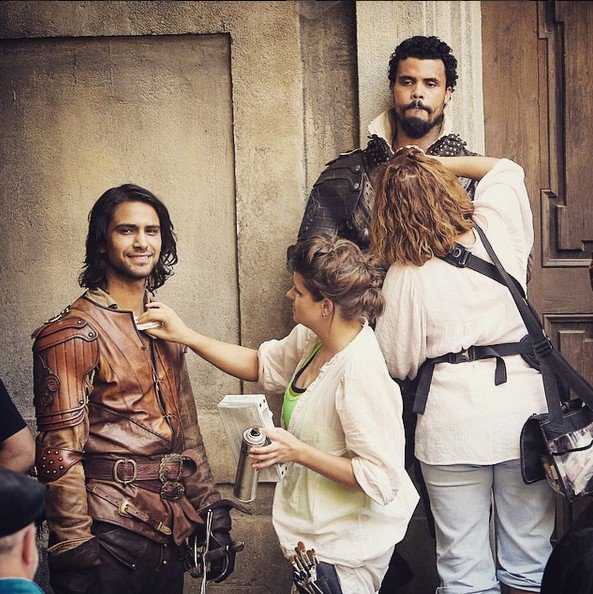 JuttaFreudig's tweet photo. #MusketeersEurope #MusketeersMemory @Jo_Lloyd8 Make up for the boys #TheMusketeers #ThrowbackThursday https://t.co/9ZCcsS4JFn