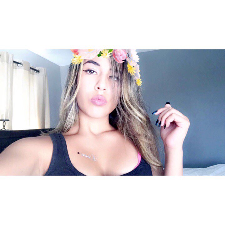 desire019's tweet photo. #Liveme #Makeup #Askmequestions #Girls #Rant FwDesire’s #onairnow~ https://t.co/PWUaNQdoeq https://t.co/F862gre279