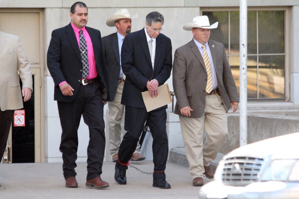 1rebeccamusser's tweet photo. #WarrenJeffs was convicted 5 yrs ago today. Read what I say about it at https://t.co/rLPflh8qVu #FLDS #claimRED https://t.co/EztcavWzts