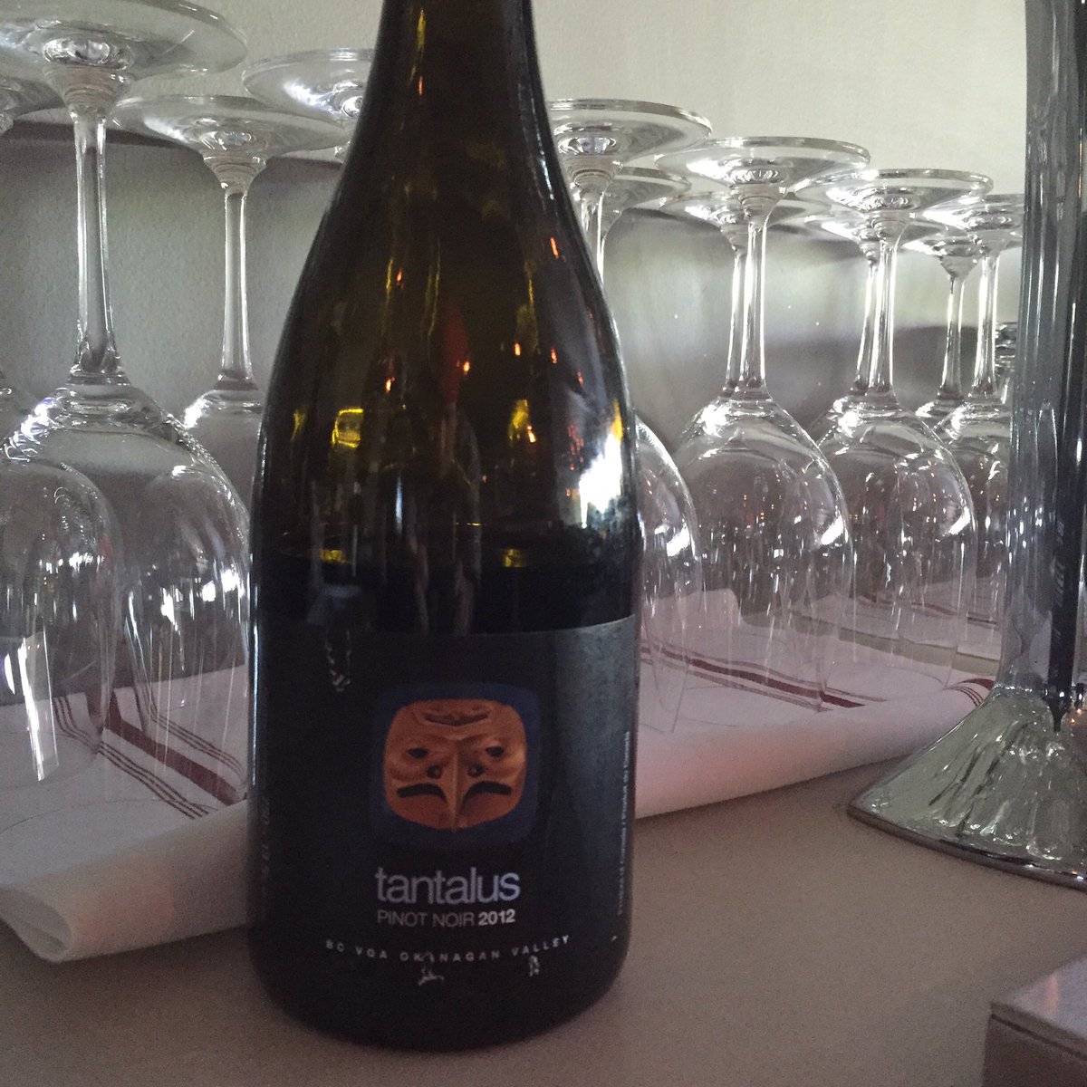 Ottawine's tweet photo. Pouring at Mēna tonight! Come on in! https://t.co/HDjx5PSdkr