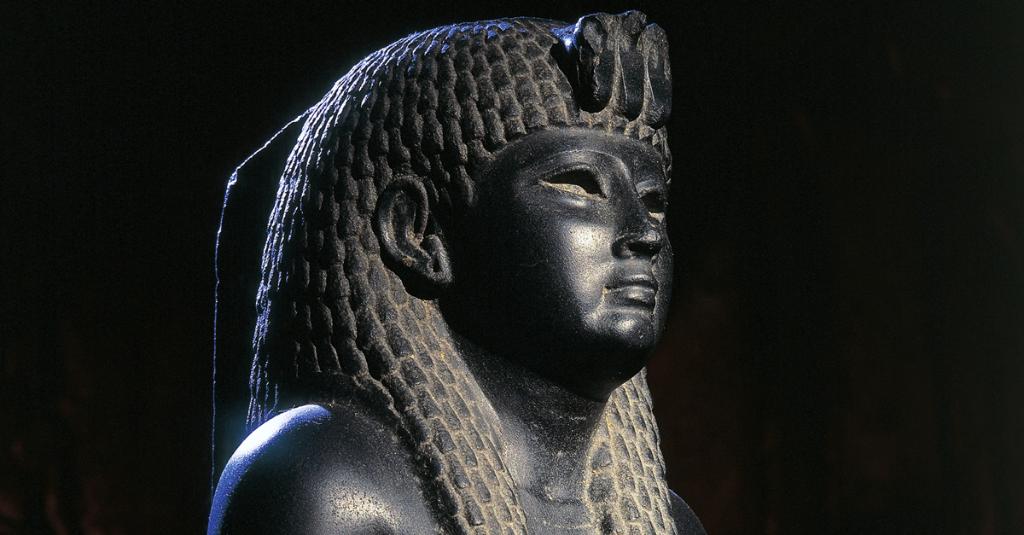 HISTORY's tweet photo. #DidYouKnow that Cleopatra &amp; Mark Antony formed their own drinking club? Explore more here: https://t.co/WcaVvedMIg https://t.co/Ib8DWSmBk8