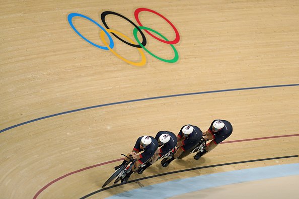 BBCSport's tweet image. Burke, Clancy, Wiggins and Doull go for GB in the  team pursuit next.

Watch on @BBCTwo
bbc.in/2aJ3aSK