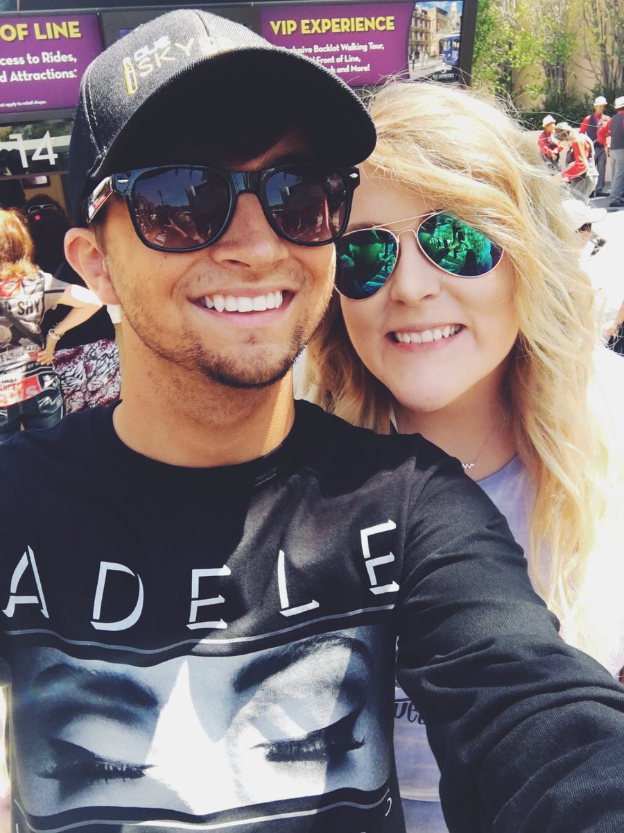 MrDakotaTJones's tweet photo. At The Wizarding World of Harry Potter with @ShayShay_29 today! If you see me, come say hi! 😁👌🏼🙌🏼 @UniStudios https://t.co/zpsdFWLWQm
