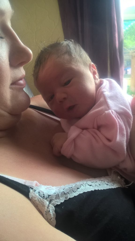 sargered23's tweet photo. This is Lola may Sargeant...... My amazing daughter who is 2 days old.....😍😍😍 https://t.co/2MtR0Cx2I5