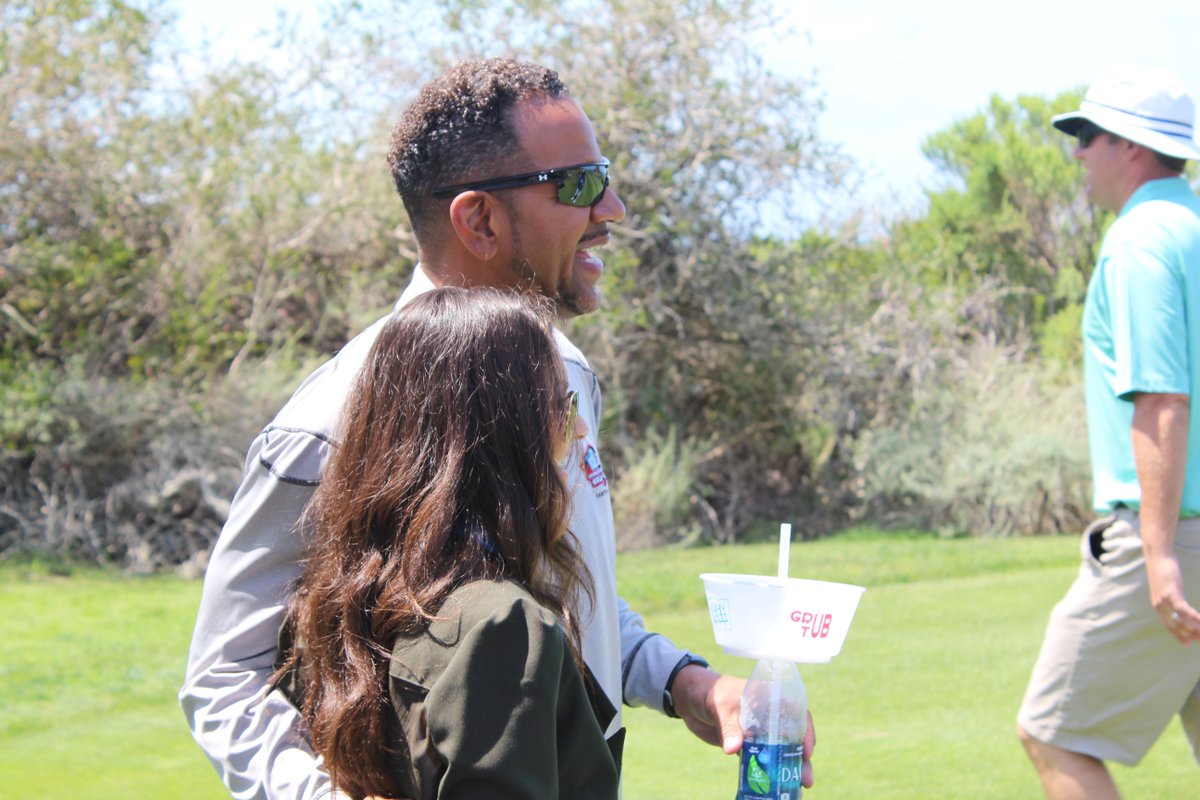 rpassociatesinc's tweet image. Andre Reed at the 9-1-1 Celebrity Classic with the Grub Tub #Grubtub @Andre_Reed83