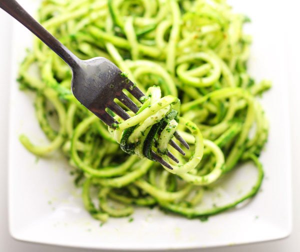 Tastefulventure's tweet photo. #Vegan Kale Pesto with Zucchini Noodles or #Zoodles as I like to call them. #zucchininoodles https://t.co/7k7pH1ggA9 https://t.co/y1sulBfLlW