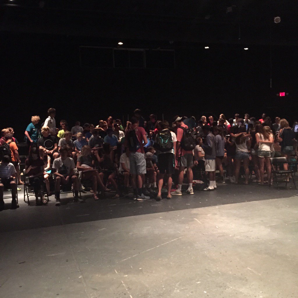 CSDMsConnie's tweet image. And so it begins... #WinterisComing #CSDClassof2020