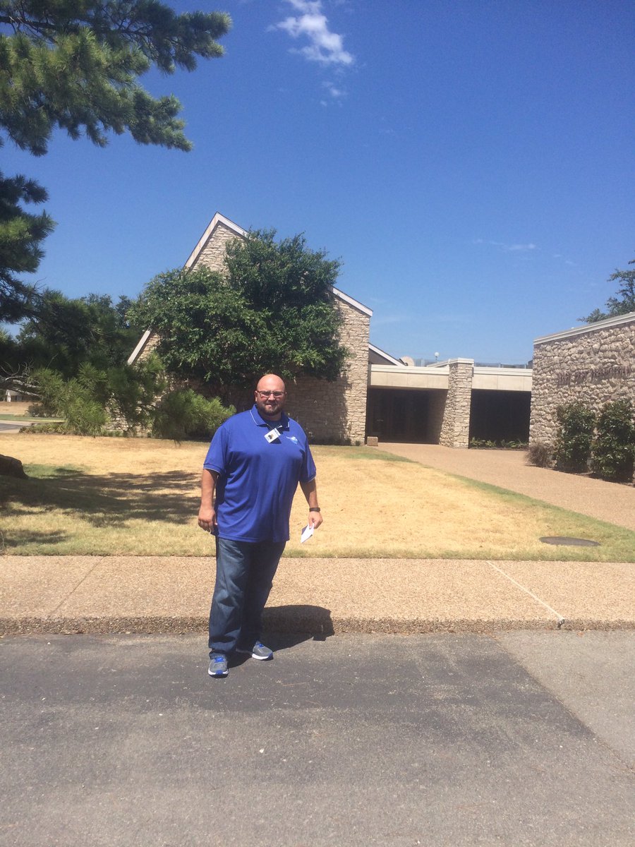 ProfHibbetts's tweet photo. Another Pokestop! #TeamMankey #whspokemongo https://t.co/oDK2VGC7WW