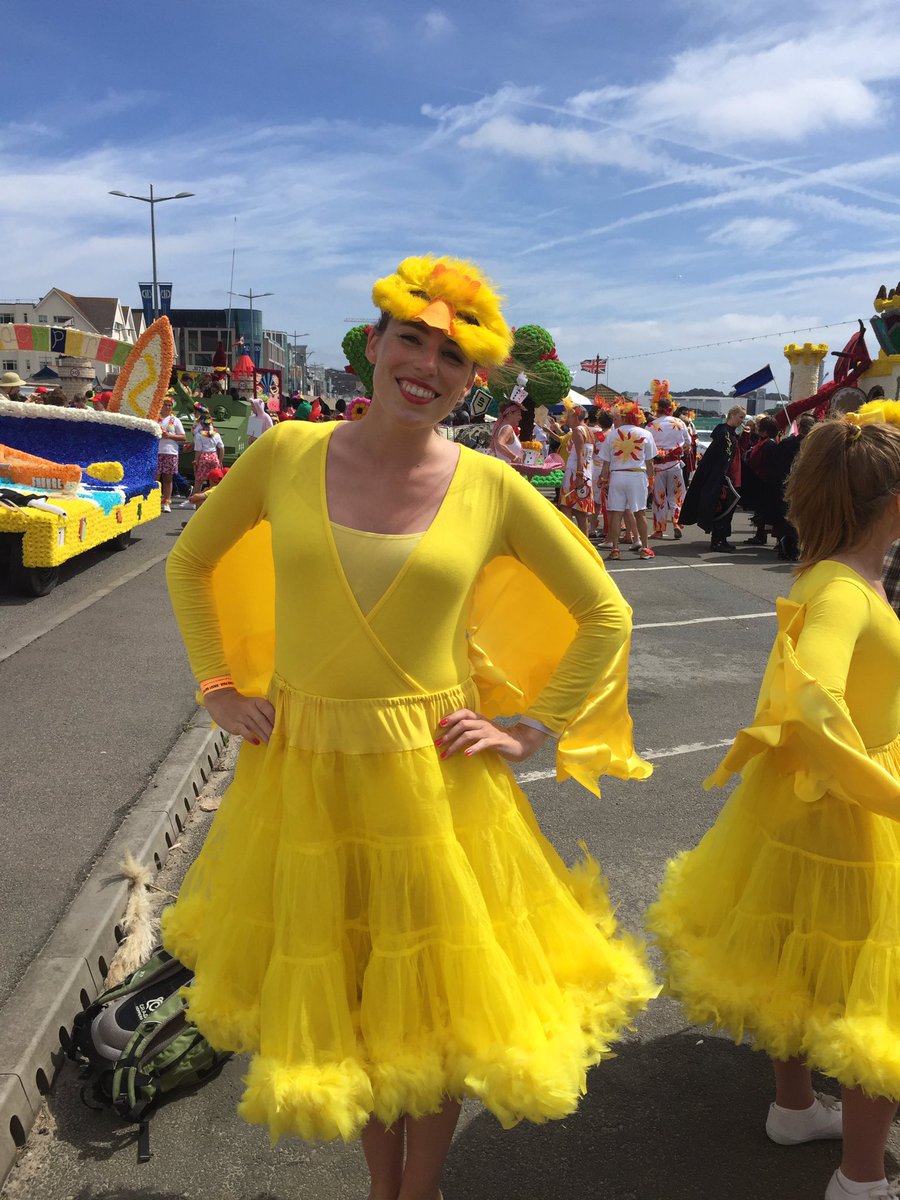 Kitty_Day's tweet photo. Had a great time as a chicken on Trinity's float! Looking forward to tomorrow's moonlight parade #Battle2016 https://t.co/WGy2Uz8S3x