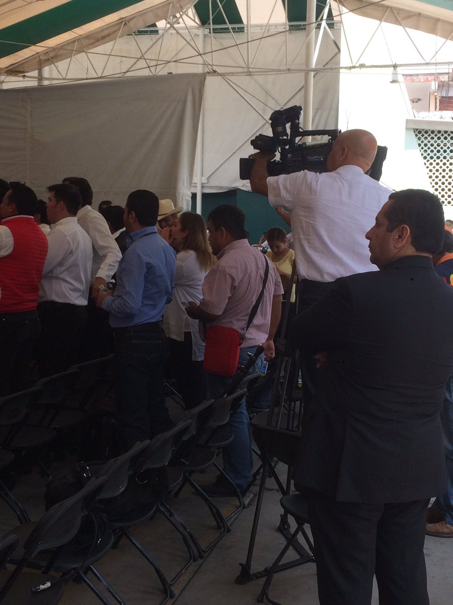 CNC_CEN's tweet photo. Inicia transmisión en vivo del consejo político y de desarrollo rural CNC por @LaCampesinaCNC @ManuelCota https://t.co/Dr8ANDaCpp