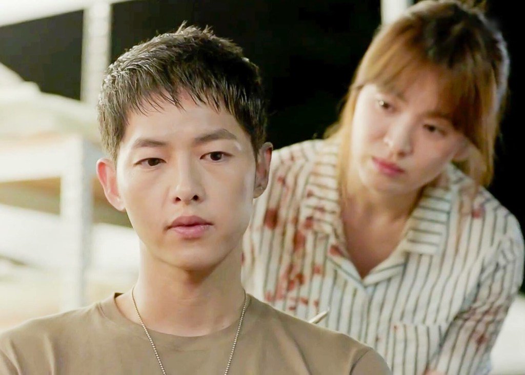 celebytesnews's tweet photo. ‘Descendants of the Sun’ Season 2 Air Date, Spoilers, News &amp; Update: Sequel Arriving in… https://t.co/nFqbEQw1d6 https://t.co/taYRn49fNo