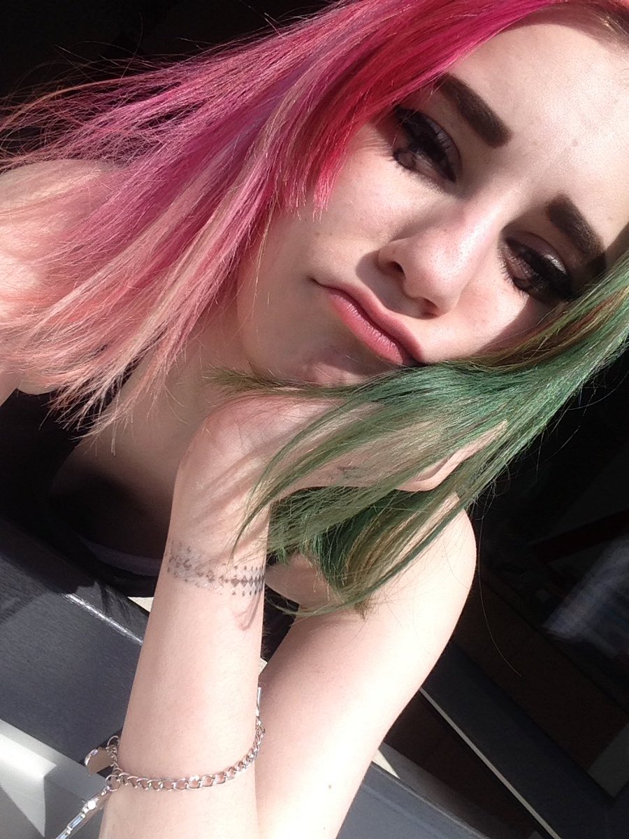 gwenleva's tweet photo. it doesn’t matter what anyone else thinks of me because i know who i am, and i am damn proud of it. https://t.co/BKMd5pkb06