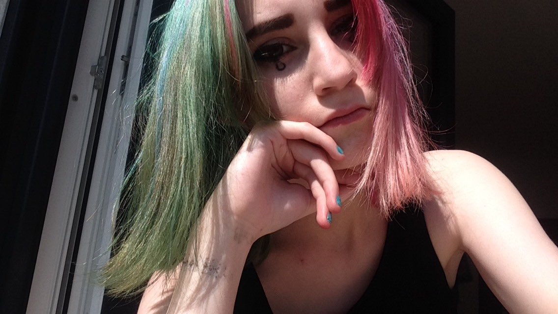 gwenleva's tweet photo. it doesn’t matter what anyone else thinks of me because i know who i am, and i am damn proud of it. https://t.co/BKMd5pkb06