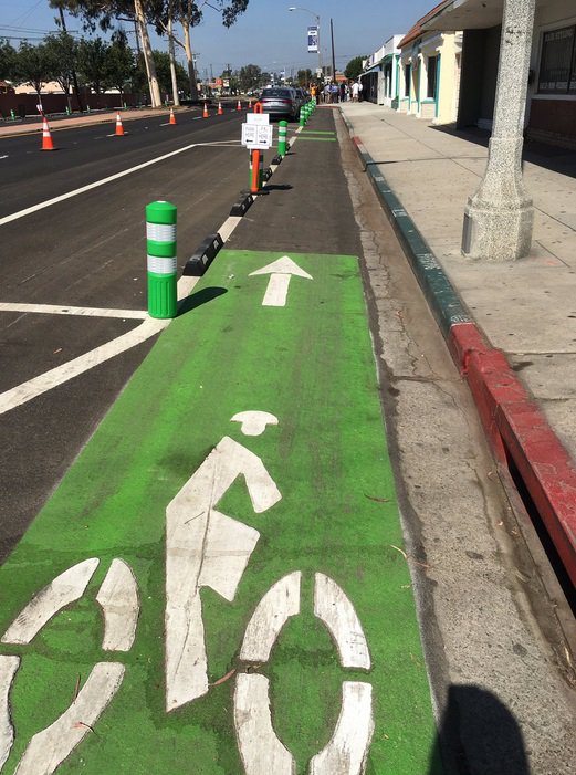New TODAY:
1️⃣️ Green lanes for Brooklyn
2️⃣️ New flowers in Portland
3️⃣️ Protected bike lanes in Long Beach, CA!