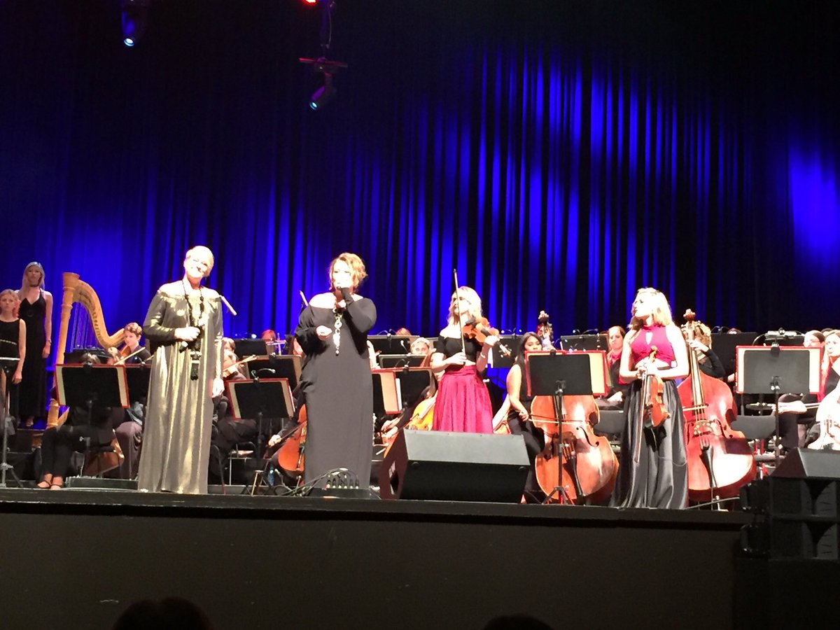 The pics are uploaded on #Facebook! Share the joy &amp; inspiration 🎤🇿🇦 facebook.com/divasuniteSA/p…