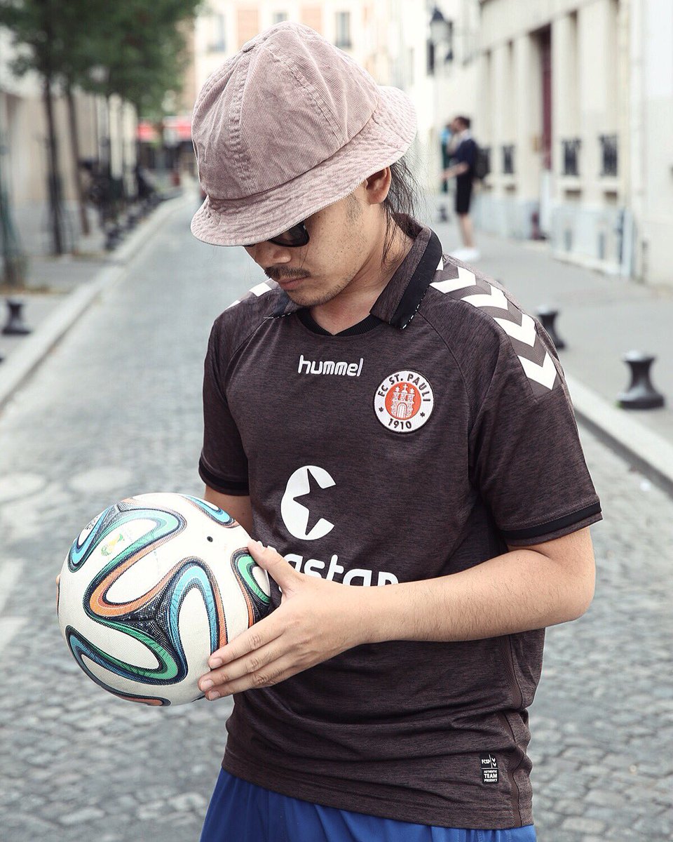 bledfc's tweet photo. August in Paris, best place to be. #bledfc #izicestlebled #stpauli https://t.co/NW0X5RqKaN