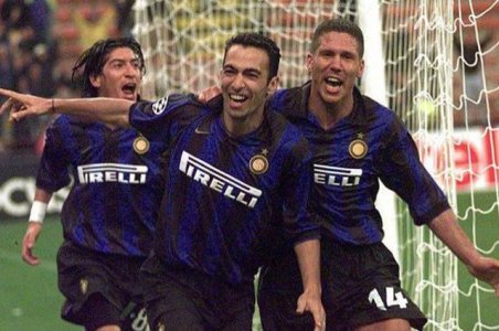 90sPlayers's tweet photo. Zamorano, Djorkaeff and Simeone join each other in celebration! https://t.co/lebF9txJeF