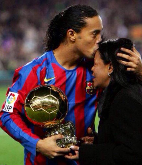 MotivacionesF's tweet photo. No hay nada en este mundo que se compare con el amor de una Madre a su hijo. https://t.co/6tScbpaZGE