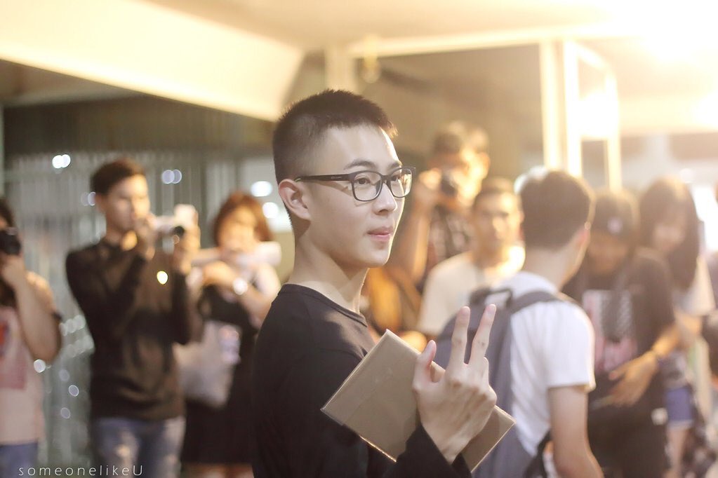 poocaptain's tweet photo. "คิดถึงเธอแทบขาดใจ ไม่รู้เธอคิดยังไง ฉันโคตรคิดถึงเธอเลย.." @BoomKrittapak #BoomKrittapak #makeitrighttheseries https://t.co/f7BMJHe6G9