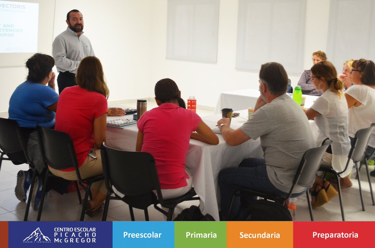 PicachoMcGregor's tweet photo. Nuestros profesores ya están en capacitación para el siguiente ciclo escolar, ¿listos para volver a clases? https://t.co/EKodkMj9lk