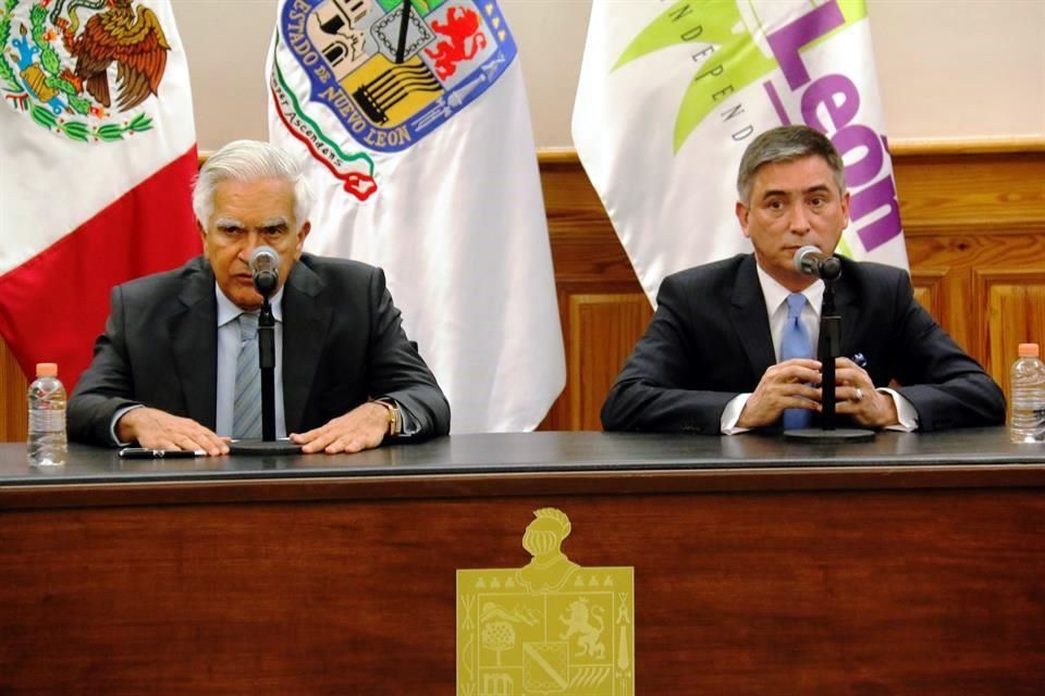 elnorte's tweet photo. 'Vienen más denuncias contra Medina' #LibreAcceso https://t.co/XwuwNezF9b https://t.co/9ZJyumSPxw