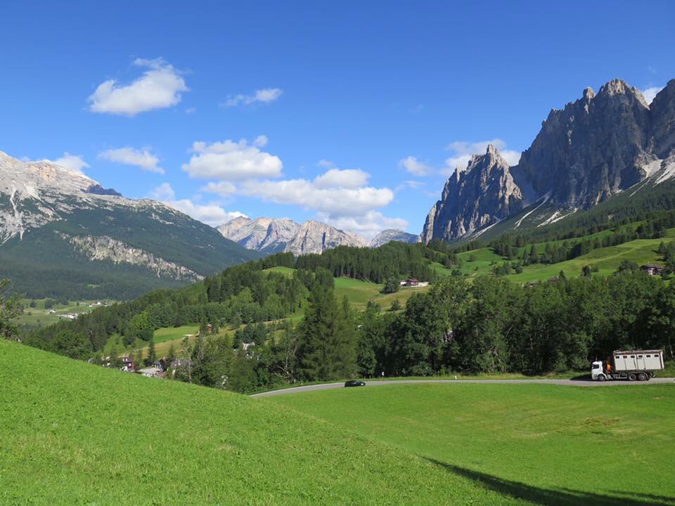 skedaddleitalia's tweet photo. Great views in #dolomites @SaddleSkedaddle @skedaddleitalia @wordsandwheels https://t.co/14gz0OHIEC