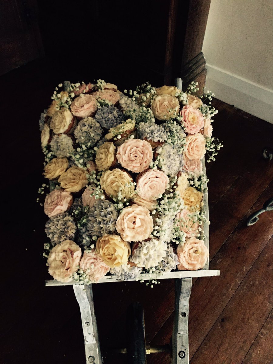ChrisMulryan's tweet photo. Amazing Day at my sisters wedding last weekend #HappyEverAfter #BENARA https://t.co/ZrLNuOtYlC