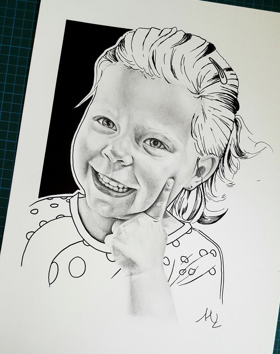 ml_art_'s tweet photo. Commande finie! Mélange Réaliste/BD 😁 #art #artist #realistic #smile #black&amp;white #boulognesurmer #drawing https://t.co/umUlP0Rwqp