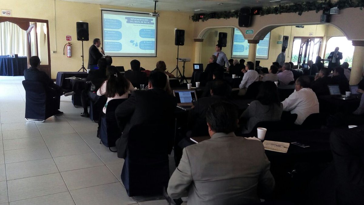 ClusterInstitut's tweet photo. En #ForoCI @bvonraesfeld presenta la estrategia del Cluster de Manufactura Avanzada y Automoción #CIMAA https://t.co/0mAZkhzteQ
