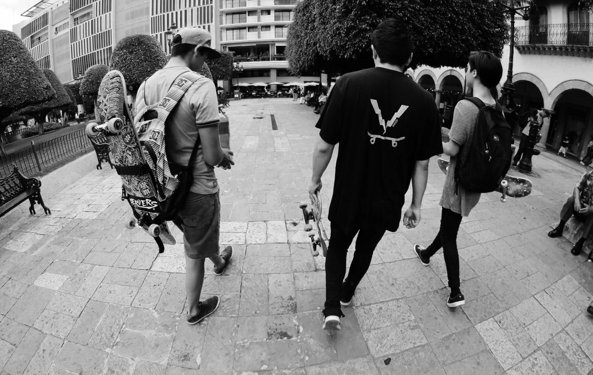 Pervers_skate's tweet photo. Playeras Pervers a la venta atraves de nuestro Facebook, ropa para patinetos! #perversrepresent #skate https://t.co/QBaPV3zmhz