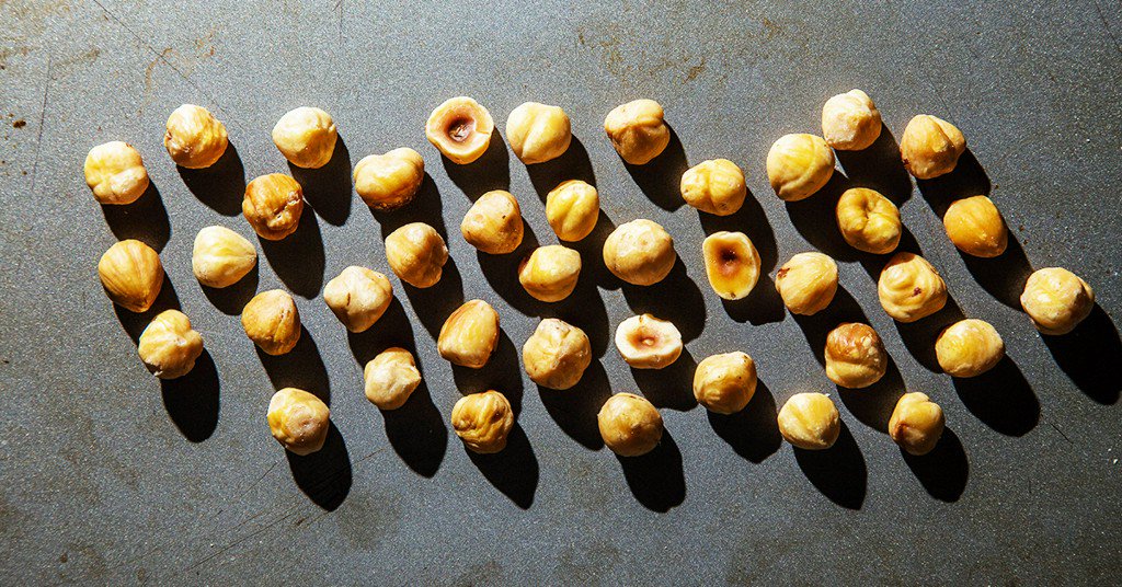 TastingTable's tweet photo. The best way to toast your nuts https://t.co/qU6JA9DLyy https://t.co/Rh6frz6ssU