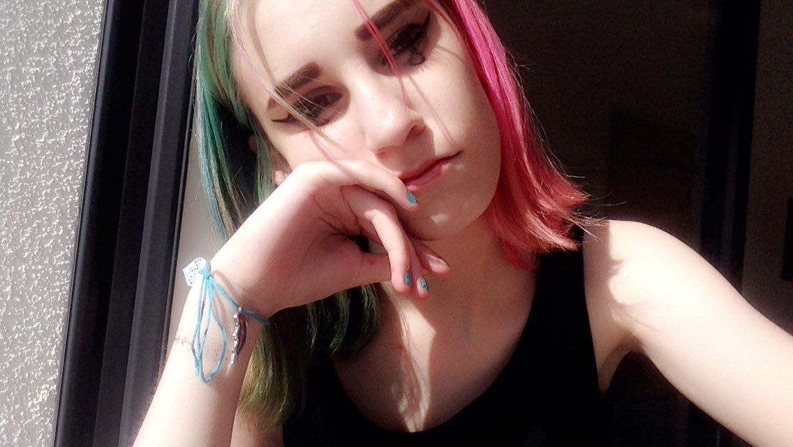gwenleva's tweet photo. @internetgfinder lea , 14 , germany (near munich) :)💗 https://t.co/fq7ecEcj7t