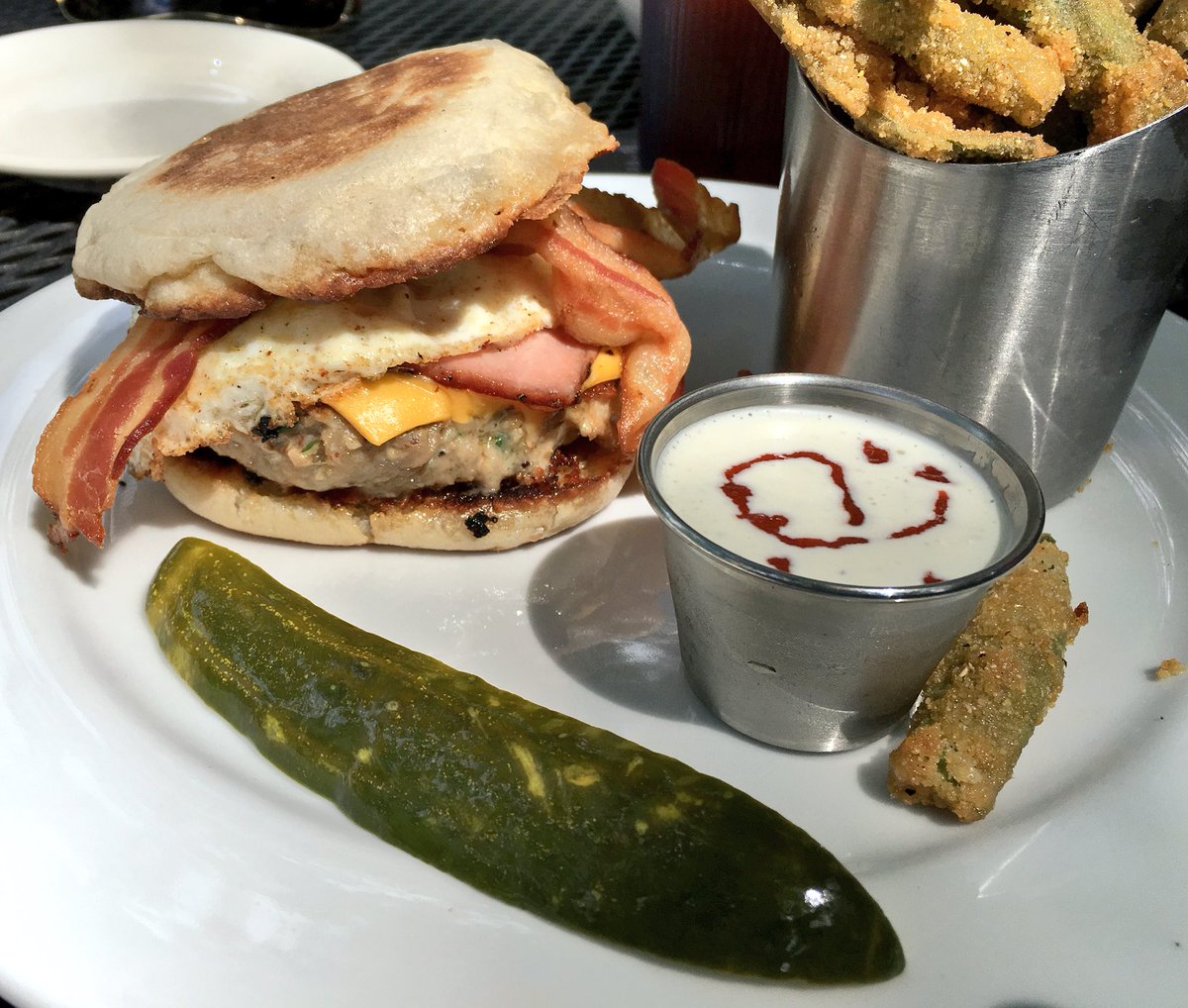 SashaEats's tweet photo. Yummy #lunch at @einsteinsatl 🍔🍴 #ATLfoodie 😋 #FoodFlock https://t.co/IVfRhSCQOk