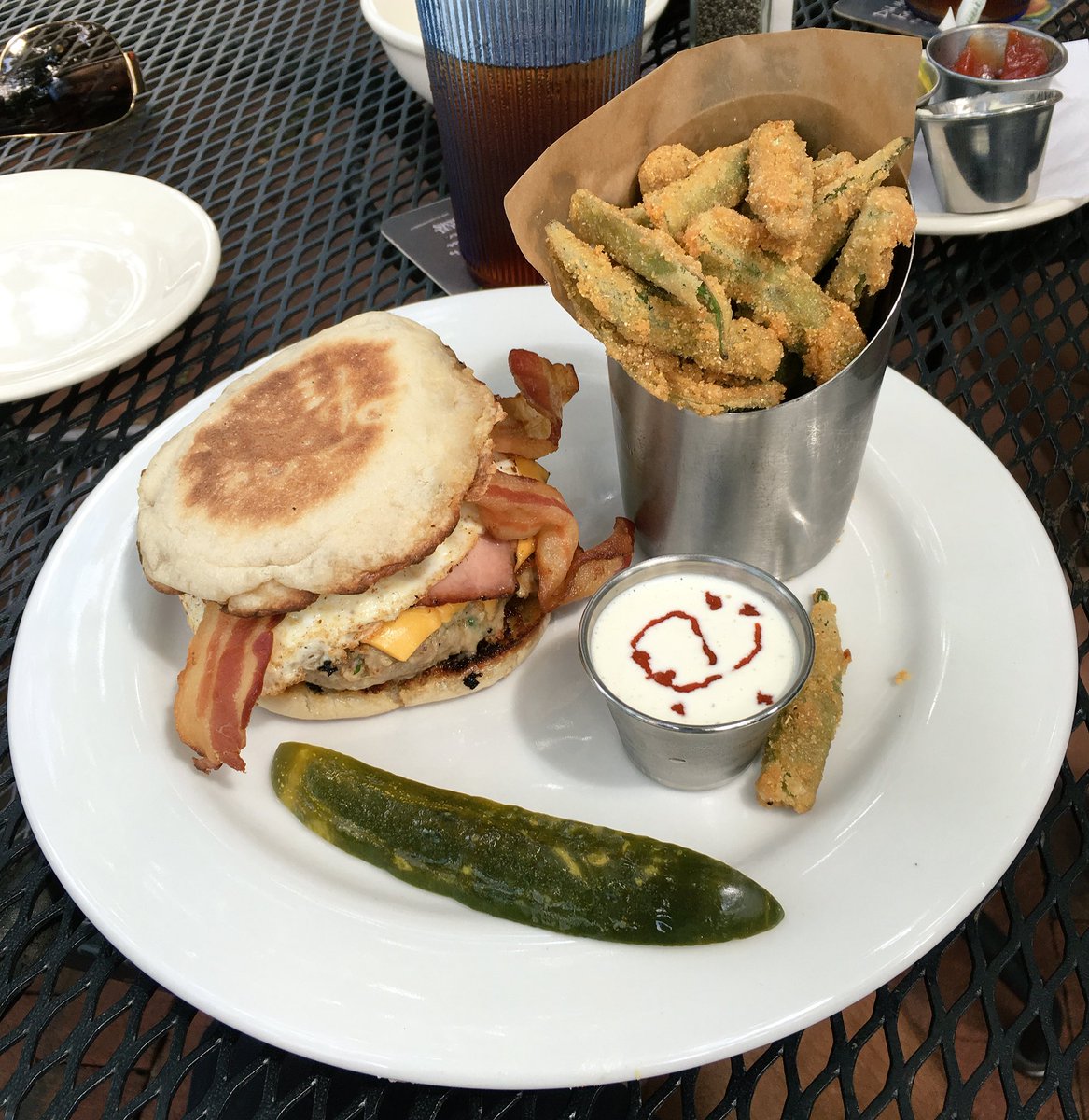 SashaEats's tweet photo. Yummy #lunch at @einsteinsatl 🍔🍴 #ATLfoodie 😋 #FoodFlock https://t.co/IVfRhSCQOk