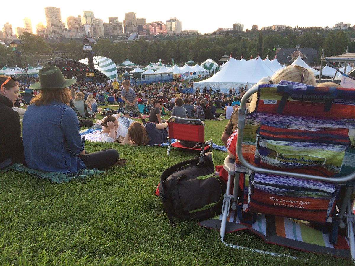 oksanadacko's tweet photo. Was a great weekend to just chill on a hill #efmf2016 #UkrainianDay #uchv https://t.co/sznQravUX9