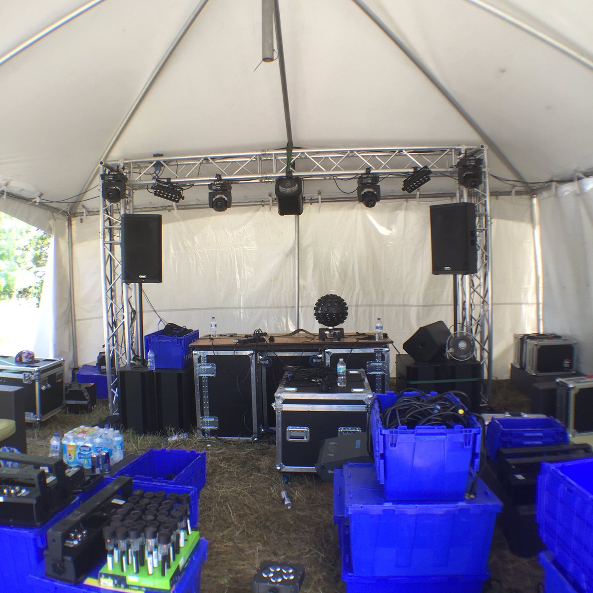 Summer__Set's tweet photo. You VIP campers ready for some music on the #WoodsVIP stage? π https://t.co/yGc2e0jU2P