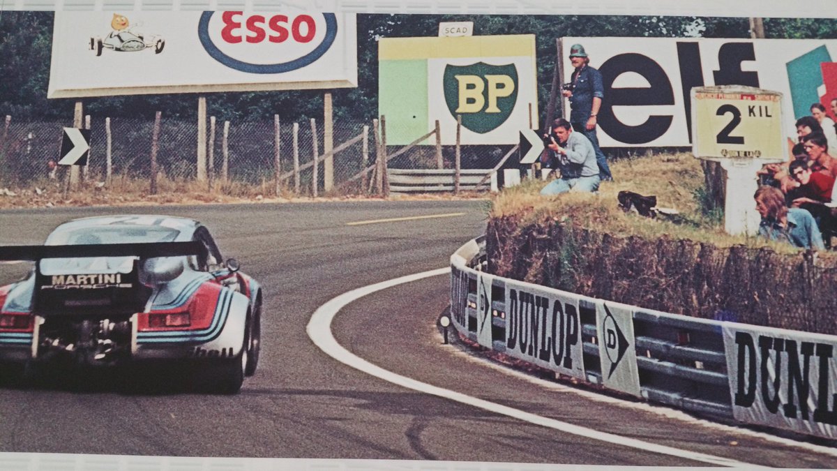 CPCPorsche's tweet photo. Just hangin' out #porsche #classicporsche #martiniracing https://t.co/YZZBVLqWAf