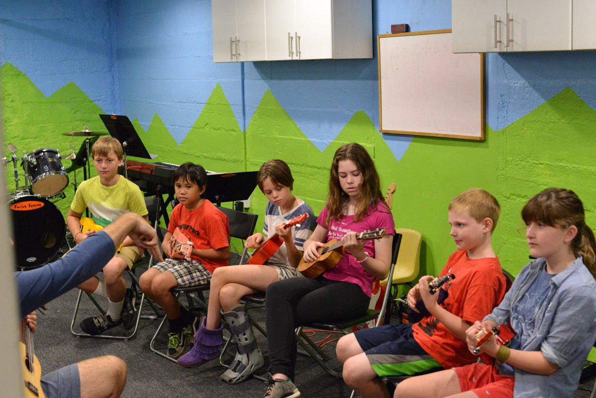 Twin Town Guitars tweet media