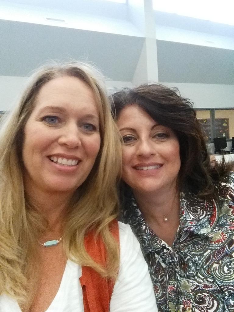 lorrie_jones's tweet photo. #icafelc #redvolution @NavarroMiddle https://t.co/bOpA8qeprf