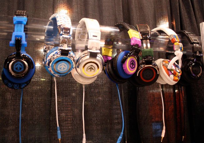 onthespeakers's tweet photo. Aspiring DJ without the #DJ headphones, bud you are lacking the best thing checkout https://t.co/r7l2lzoNEb https://t.co/sD8f89ZMsA