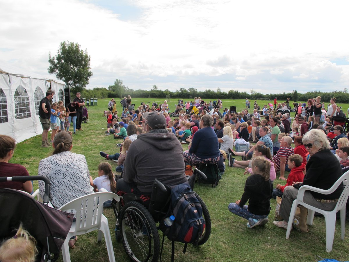 Really great crowd <a href="/SWWR/">Secret World Wildlife Rescue</a> for 'Live &amp; Deadly' show with Nick Wadham. People enjoyed walking around the centre too.