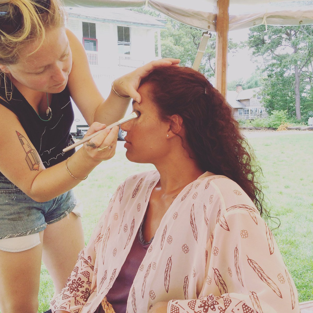 QuinnSavard's tweet photo. Took the morning off from writing to do a photoshoot!
#notabadwaytospendaday #gettingdolledup #modeling https://t.co/ma4DPkMlCf