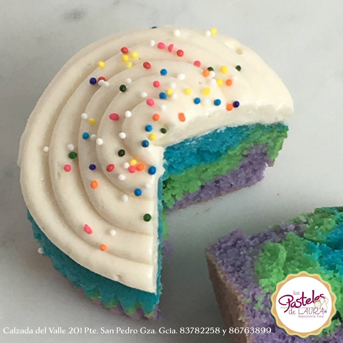 LPdLmx's tweet photo. Custom made: Colored Cupcake https://t.co/VGWInSHOHp #pasteleria #servicioadomicilio #ordenaenlinea #cupcake #Mty https://t.co/WJhzlTICq1