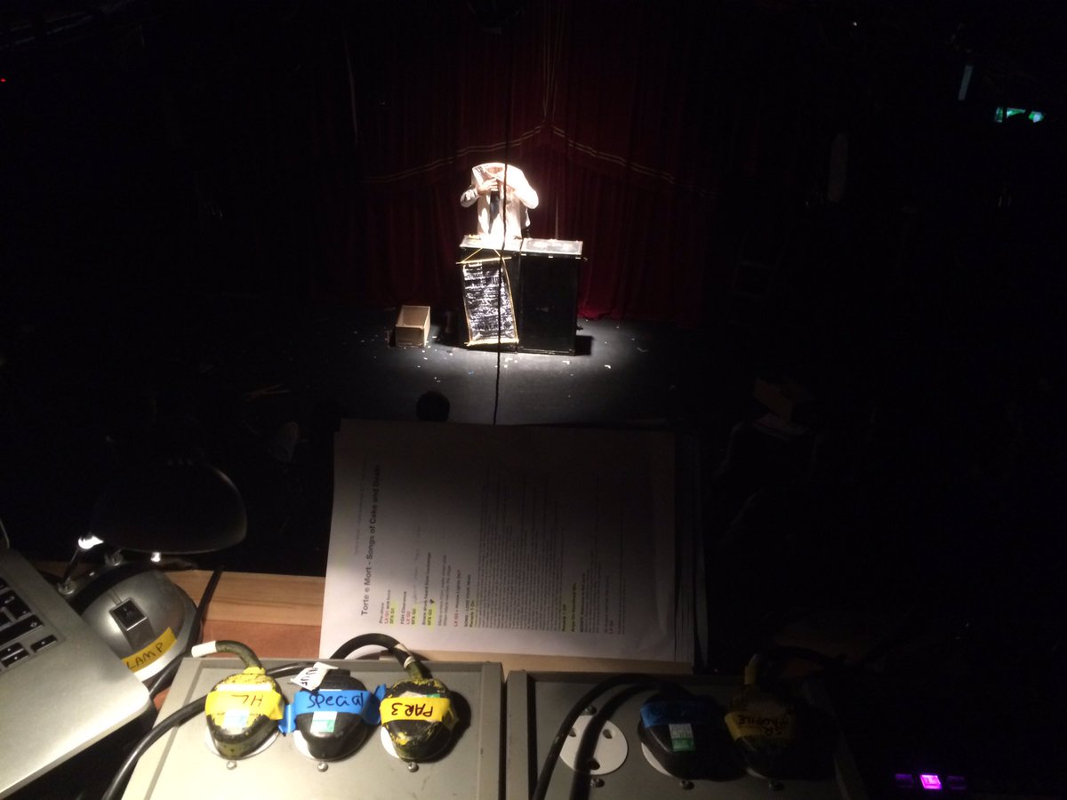 Best view in the houseBloody good show today and what a lovely audience!@FlabbergastT <a href="/AssemblyFest/">Assembly Festival</a> #tatterdemalion