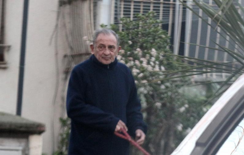 eldestapeweb's tweet photo. El represor Luis Trillo, principal responsable de la RIBA, fotografiado mientras violaba la prisión domiciliaria. https://t.co/odwXBTNMmJ