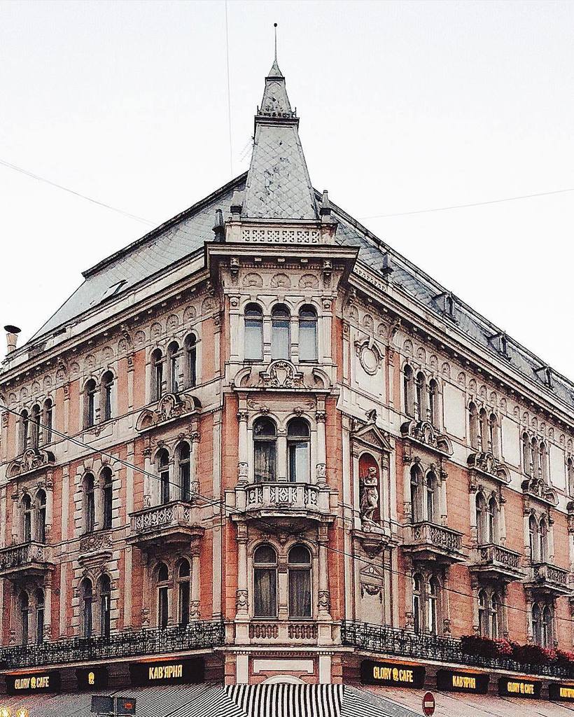 getawayspot's tweet photo. Lviv architecture 
#lviv #ukraine #europe #europe_gallery #architecture #archilovers #view… https://t.co/gh5ShMkCWS https://t.co/rIKPJrUCwu