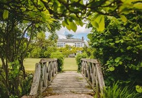 Laughern Hill Estate tweet media