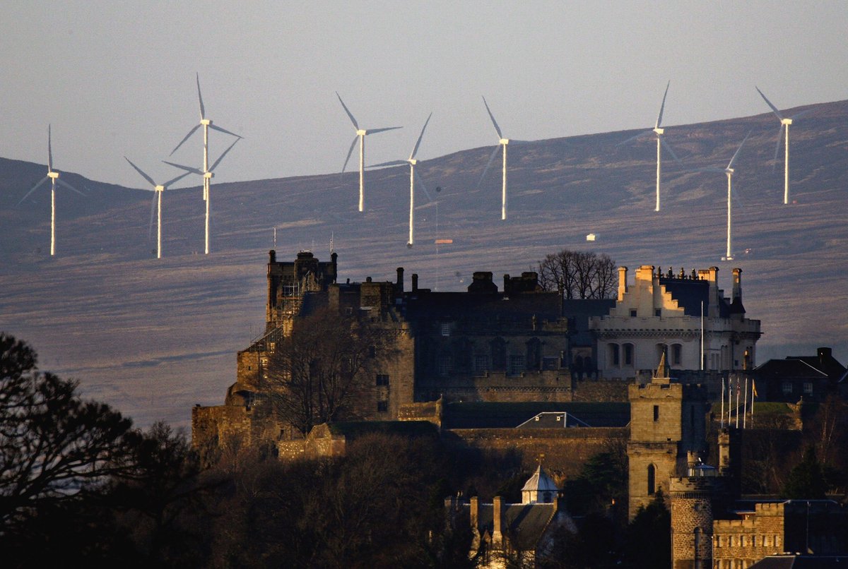 GetHistoryNow's tweet photo. Scotland produced enough wind energy in 1 day (Aug 7) to generate power for the entire country for 24hrs #HistoryNOW https://t.co/aIZPi11gXI