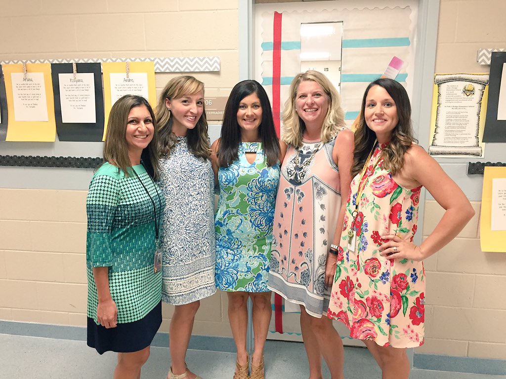TerradistaDBES's tweet photo. First grade is ready for Open House! #bethebridgedbes #firstgrade @pettuspiratesdb @bethebridgedbes https://t.co/oEHOdpS5fi